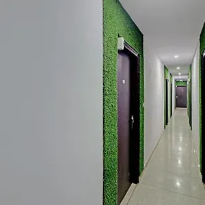 Hotel Oyo 81168 Collection O Dwarka Mor ****